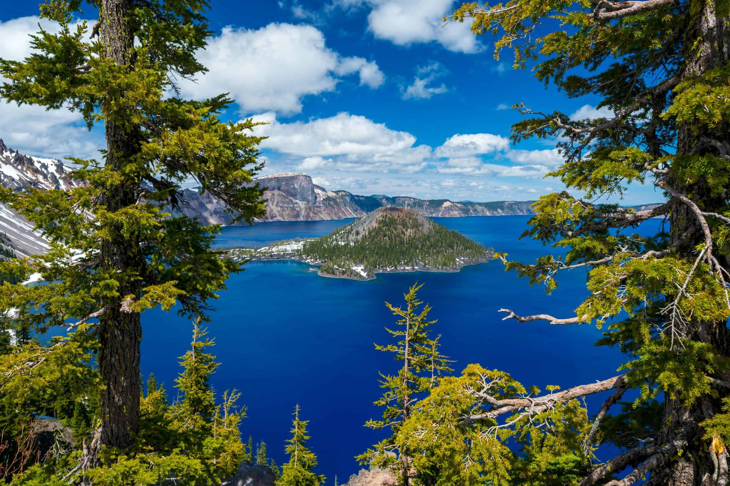 The scenery from the Crater Lake Rim Runs one of the best hidden gem half marathons in the United States.