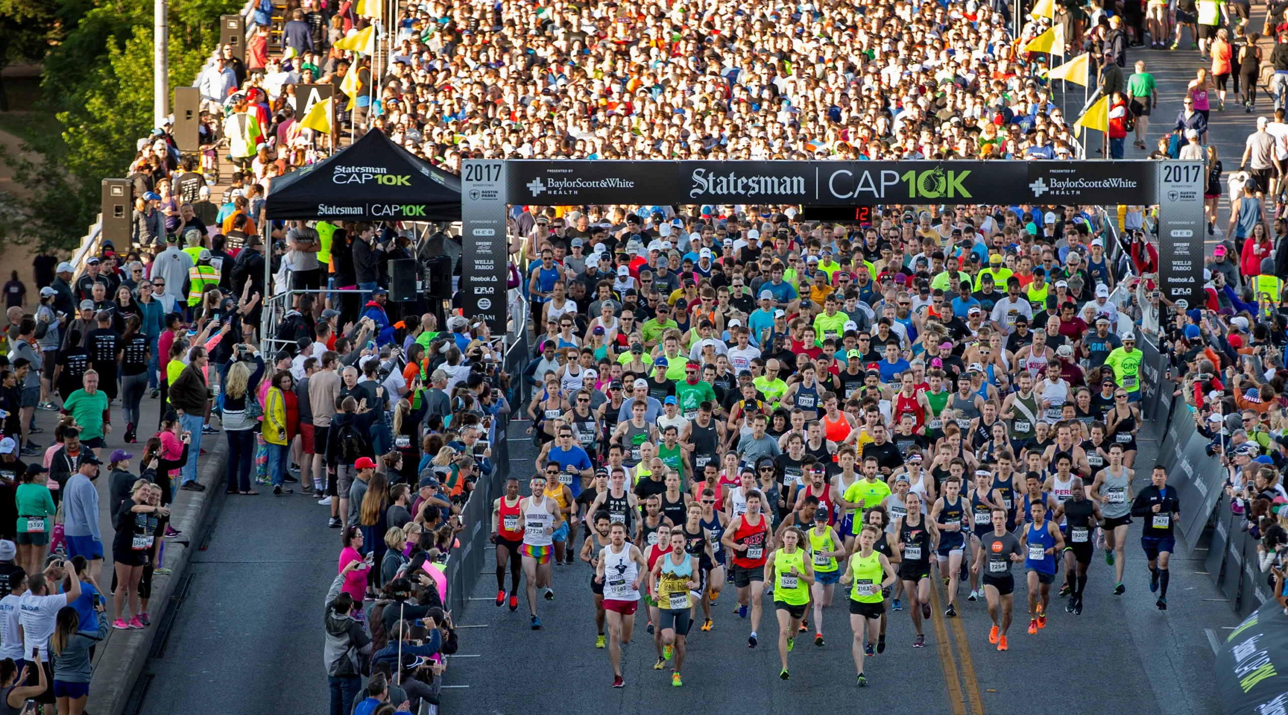 The starting line of the Cap10K the best 10k in the US for 2025